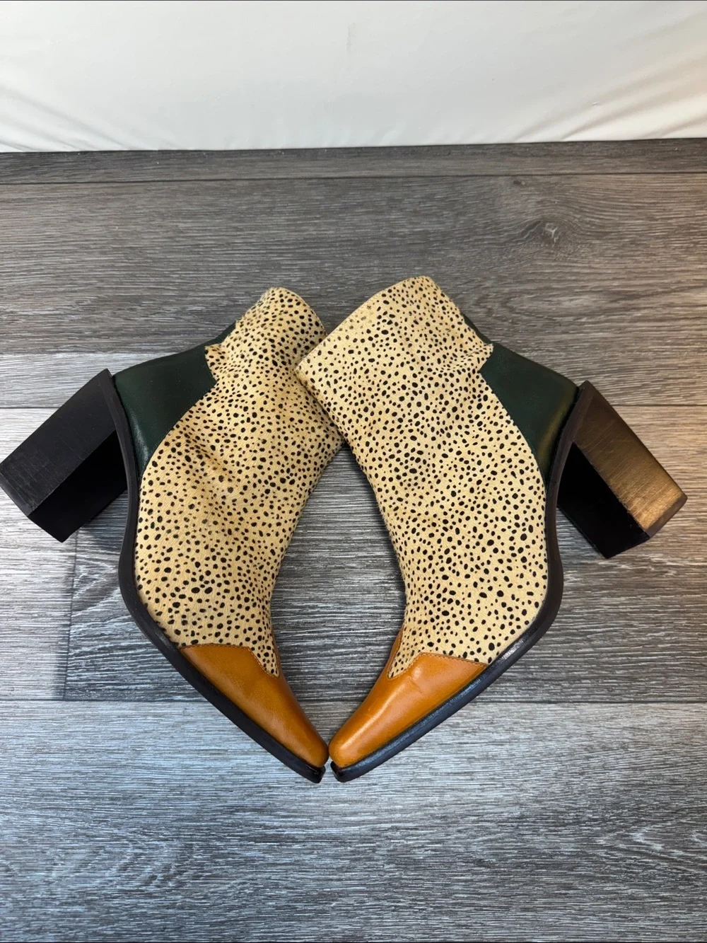 Jeffrey Campbell Tan Spotted Ankle heeled boots woman’s SZ 9 (j269)
